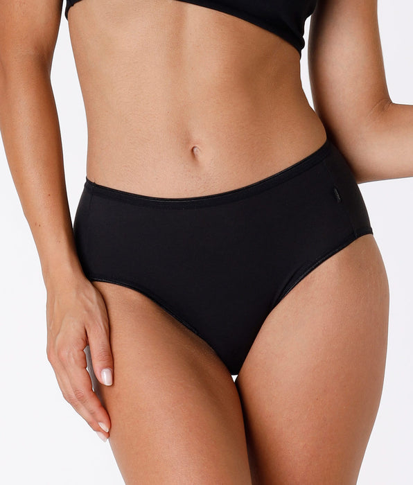 Lovable Lovely midi briefs, black in soft cotton