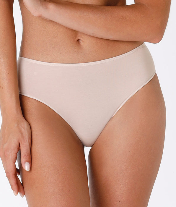 Lovable Invisible Cotton skin midi briefs in cotton. Maximum invisibility