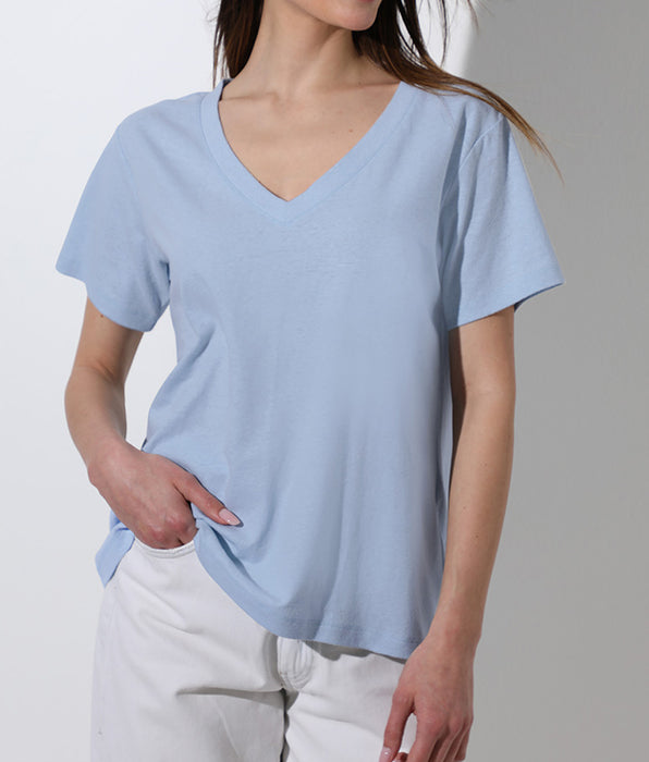 Lovable Short-sleeved V-neck T-shirt in cotton and linen, light blue