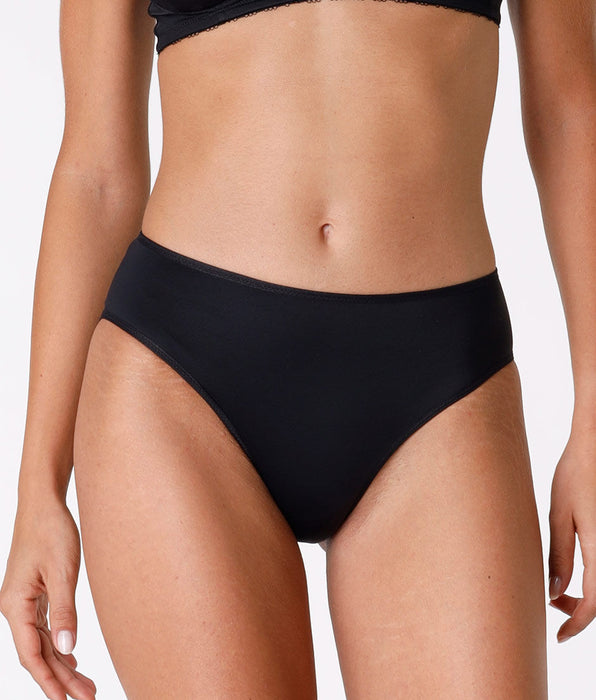 Lovable Black Invisible midi briefs in microfiber. Maximum invisibility